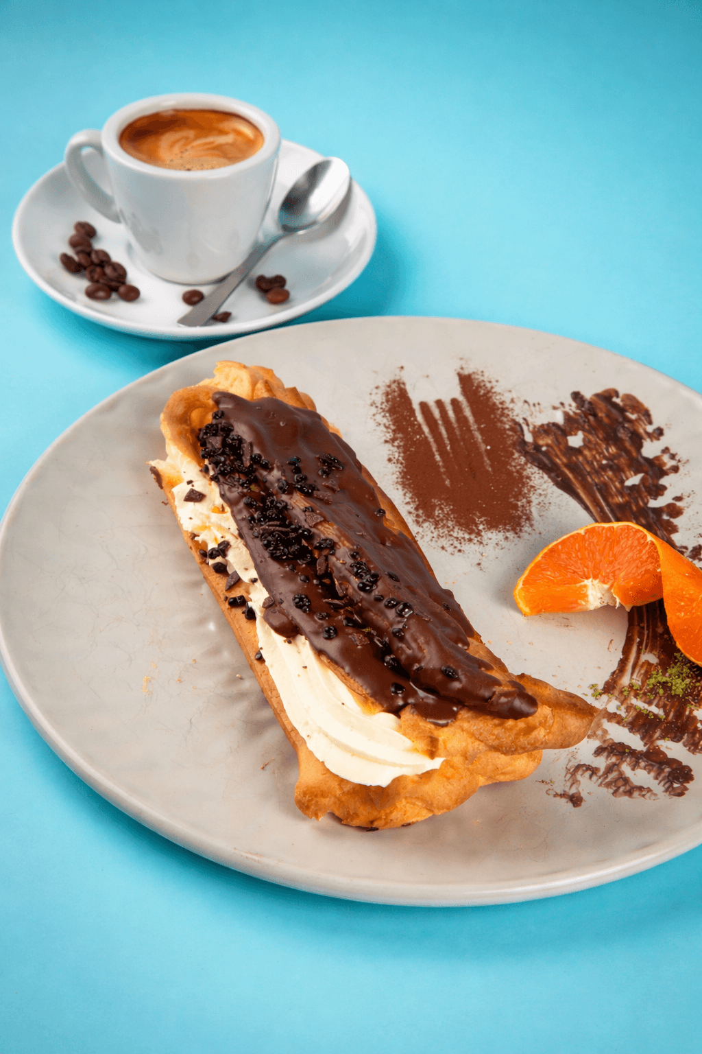 Голям еклер с шоколад